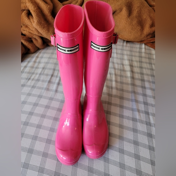 2 pairs of rubber rain boots - Picture 4 of 7